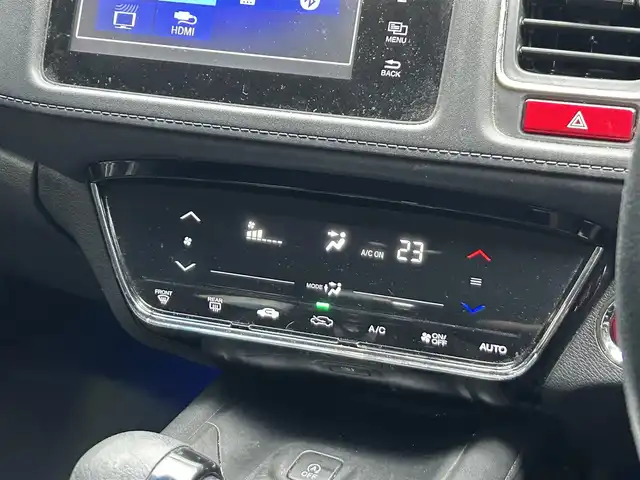 ホンダ ヴェゼル X 静岡県 2014(平26)年 14.2万km ホワイトオーキッドパール 純正ナビ、革巻きハンドル、LEDヘッドライト、純正フロアマット、純正アルミ、Bluetooth、HDDナビ