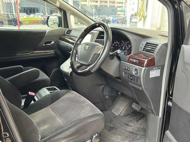 トヨタ アルファード 240S 静岡県 2012(平24)年 9万km ブラック ALPINEナビ/ALPINE後席モニター/サンルーフ/バックカメラ/両側電動スライドドア/前後ソナー/オートライト/盗難防止/オットマン/純正アルミホイール/プッシュスタート/スマートキー