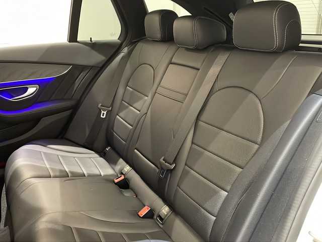 メルセデス・ベンツ Ｃ２００ 4マチック SW AVG AMGライン 新潟県 2019(平31)年 3万km ポーラホワイト アンビエントライト64色/レーダーセーフティパッケージ/・アクティブレーンキープアシスト/・アクティブブラインドスポットアシスト/・ステアリングパイロット/主要装備/AppleCarPlay/AndroidAuto/純正HDDナビ/・CD/DVD/・Bluetooth/・USB/・フルセグTV)/本革シート/シートヒーター/パワーバックドア/クルーズコントロール＆可変スピードリミッター/パーキングアシスト/バックカメラ/ETC