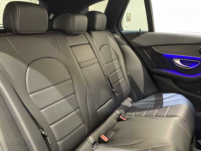 メルセデス・ベンツ Ｃ２００ 4マチック SW AVG AMGライン 新潟県 2019(平31)年 3万km ポーラホワイト アンビエントライト64色/レーダーセーフティパッケージ/・アクティブレーンキープアシスト/・アクティブブラインドスポットアシスト/・ステアリングパイロット/主要装備/AppleCarPlay/AndroidAuto/純正HDDナビ/・CD/DVD/・Bluetooth/・USB/・フルセグTV)/本革シート/シートヒーター/パワーバックドア/クルーズコントロール＆可変スピードリミッター/パーキングアシスト/バックカメラ/ETC