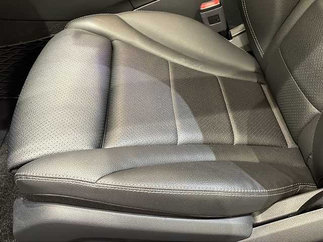 メルセデス・ベンツ Ｃ２００ 4マチック SW AVG AMGライン 新潟県 2019(平31)年 3万km ポーラホワイト アンビエントライト64色/レーダーセーフティパッケージ/・アクティブレーンキープアシスト/・アクティブブラインドスポットアシスト/・ステアリングパイロット/主要装備/AppleCarPlay/AndroidAuto/純正HDDナビ/・CD/DVD/・Bluetooth/・USB/・フルセグTV)/本革シート/シートヒーター/パワーバックドア/クルーズコントロール＆可変スピードリミッター/パーキングアシスト/バックカメラ/ETC