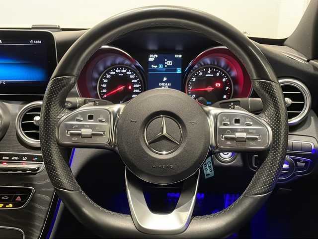 メルセデス・ベンツ Ｃ２００ 4マチック SW AVG AMGライン 新潟県 2019(平31)年 3万km ポーラホワイト アンビエントライト64色/レーダーセーフティパッケージ/・アクティブレーンキープアシスト/・アクティブブラインドスポットアシスト/・ステアリングパイロット/主要装備/AppleCarPlay/AndroidAuto/純正HDDナビ/・CD/DVD/・Bluetooth/・USB/・フルセグTV)/本革シート/シートヒーター/パワーバックドア/クルーズコントロール＆可変スピードリミッター/パーキングアシスト/バックカメラ/ETC