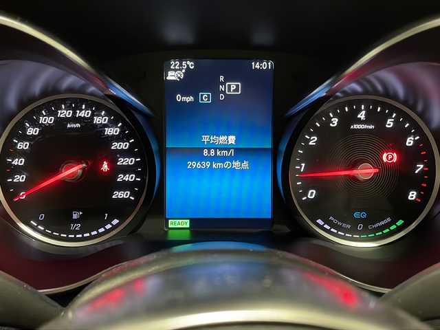 メルセデス・ベンツ Ｃ２００ 4マチック SW AVG AMGライン 新潟県 2019(平31)年 3万km ポーラホワイト アンビエントライト64色/レーダーセーフティパッケージ/・アクティブレーンキープアシスト/・アクティブブラインドスポットアシスト/・ステアリングパイロット/主要装備/AppleCarPlay/AndroidAuto/純正HDDナビ/・CD/DVD/・Bluetooth/・USB/・フルセグTV)/本革シート/シートヒーター/パワーバックドア/クルーズコントロール＆可変スピードリミッター/パーキングアシスト/バックカメラ/ETC