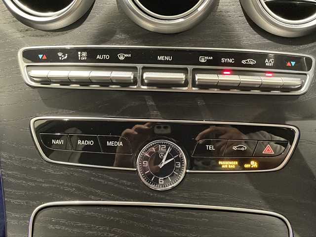 メルセデス・ベンツ Ｃ２００ 4マチック SW AVG AMGライン 新潟県 2019(平31)年 3万km ポーラホワイト アンビエントライト64色/レーダーセーフティパッケージ/・アクティブレーンキープアシスト/・アクティブブラインドスポットアシスト/・ステアリングパイロット/主要装備/AppleCarPlay/AndroidAuto/純正HDDナビ/・CD/DVD/・Bluetooth/・USB/・フルセグTV)/本革シート/シートヒーター/パワーバックドア/クルーズコントロール＆可変スピードリミッター/パーキングアシスト/バックカメラ/ETC