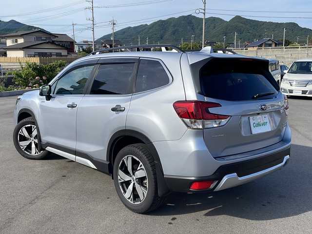 スバル フォレスター ハイブリッド アドバンス 山口県 2019(平31)年 7.8万km アイスシルバーメタリック 純正８型ナビ(CN-LR840DFD)/.Bluetooth接続/・フルセグTV/・AM/FM/CD/DVD/アイサイト/・全車速追従機能付クルーズコントロール/・ツーリングアシスト/・車線逸脱抑制/・後側方警戒支援システム/ステアリングヒーター/全席シートヒーター/パワーシート(D席/N席)/ハーフレザーシート/ETC/バックカメラ/純正１８インチアルミホイール　/パドルシフト　/オートビークルホールド/LEDヘッドライト/オートライト/スペアキー１本