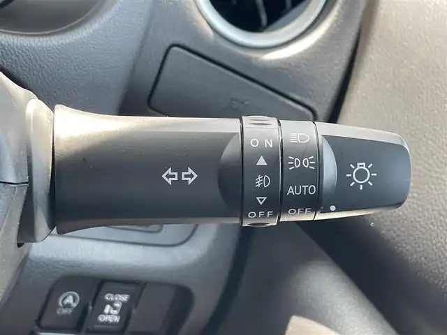 日産 デイズ ルークス ハイウェイスターX 滋賀県 2019(令1)年 0.7万km オーシャンブルーP 純正ナビ/(BT/フルセグ/CD/DVD/AUX)/片側電動スライドドア/ETC2.0/衝突軽減システム/レーンキープアシスト/アイドリングストップ/盗難防止装置/LEDヘッドライト/オートマチックハイビーム/コーナーセンサー/取扱説明書