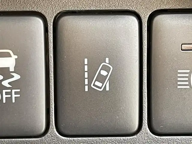 日産 デイズ ルークス ハイウェイスターX 滋賀県 2019(令1)年 0.7万km オーシャンブルーP 純正ナビ/(BT/フルセグ/CD/DVD/AUX)/片側電動スライドドア/ETC2.0/衝突軽減システム/レーンキープアシスト/アイドリングストップ/盗難防止装置/LEDヘッドライト/オートマチックハイビーム/コーナーセンサー/取扱説明書