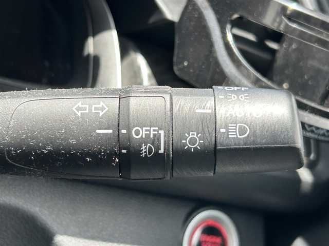 ホンダ シビック ハッチバック 静岡県 2019(平31)年 4.6万km ホワイトオーキッドパール ユーザー買取車両/純正SDナビ（VXM-194VFi）/【FM/AM/BT/CD/DVD/地デジTV】/純正LEDライト/純正18インチAW/クルーズコントロール/エンジンスタートボタン/バックカメラ/ドライブレコーダー（前後）/ETC/純正フロアマット/横滑り防止装置/レーンアシスト/コーナーセンサー/衝撃被害軽減システム/MTモード付AT/スタットレスタイヤ×4/シートヒーター/アイドリングストップ