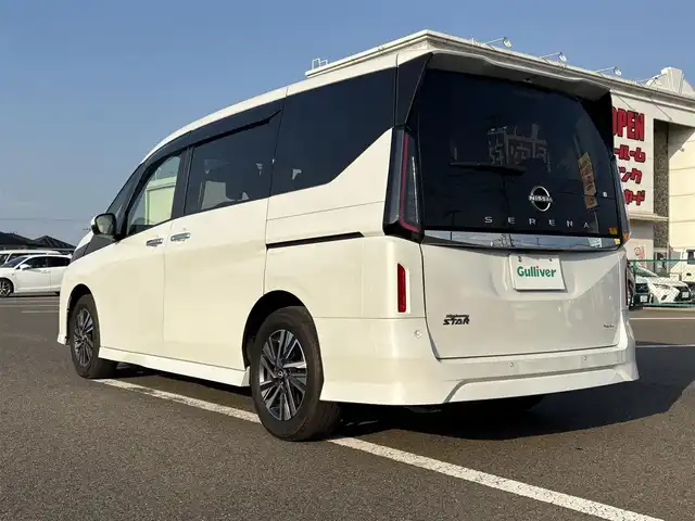 日産 セレナ ハイウェイスター V 大分県 2023(令5)年 1万km プリズムホワイト ・SDナビ(CD/DVD/SD/BT/USB)/・アラウンドビューモニター/・フルセグテレビ/・両側パワースライドドア/・プロパイロット/・エマージェンシーブレーキ/・コーナーセンサー/・ブラインドスポットモニター/・ドライブレコーダー/・オートハイビーム/・ブレーキホールド/・デジタルインナーミラー/・ステアリングリモコン/・パドルシフト/・スマートキー