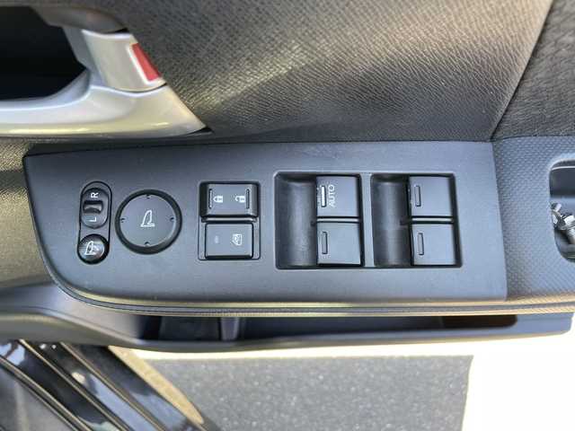 ホンダ ステップワゴン スパーダ Z クールスピリット 宮城県 2014(平26)年 13.7万km プレミアムスパークルブラックパール (株)IDOMが運営する【じしゃロン仙台店】の自社ローン専用車両になりますこちらは現金またはオートローンご利用時の価格です。自社ローンご希望の方は別途その旨お申付け下さい/両側パワースライドドア/純正ナビ/純正フロアマット/リアガラススモークフィルム/バックカメラ/フリップダウン・モニター/ETC