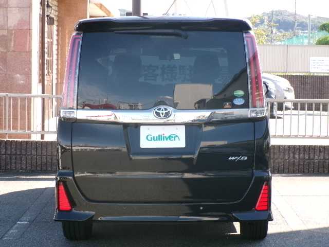 トヨタ ノア Si ダブルバイビーⅡ 長崎県 2019(令1)年 8.6万km ブラック 【 Toyota Safety Sense 】/・プリクラッシュセーフティ/・レーンディパーチャーアラート/・オートマチックハービーム/・先行車発進告知機能/ワンオーナー/純正10インチSDナビ/・フルセグテレビ/・バックカメラ/・Bluetooth/・USB/・DVD再生可能/純正12.1インチフリップダウン/ハーフレザーシート/両側パワースライドドア/クルーズコントロール/クリアランスソナー/オートライト/LEDヘッドライト/オートリトラミラー/シートバックテーブル/リアサンシェード/ビルトインETC/スマートキー2個/純正フロアマット/純正16AW/純正フロアマット