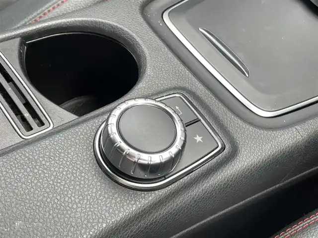 メルセデス・ベンツ ＣＬＡ１８０ Sブレイク AMG スタイル 岡山県 2017(平29)年 5万km ブラック 登録時走行距離49286km/純正HDDナビ/(FM/DISC/TV/BT)/ビルトインETC/バックカメラ/電動リアゲート/パワーシート/シートメモリ/ドライブレコーダー/パドルシフト/Sエアロ/プッシュスタート/スマートキー/スペアキー/純正１８インチアルミホイール