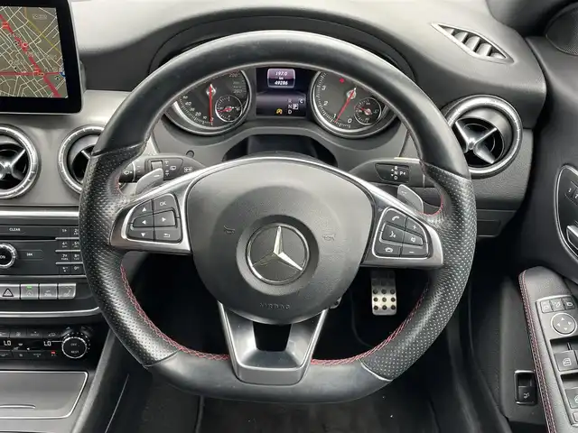 メルセデス・ベンツ ＣＬＡ１８０ Sブレイク AMG スタイル 岡山県 2017(平29)年 5万km ブラック 登録時走行距離49286km/純正HDDナビ/(FM/DISC/TV/BT)/ビルトインETC/バックカメラ/電動リアゲート/パワーシート/シートメモリ/ドライブレコーダー/パドルシフト/Sエアロ/プッシュスタート/スマートキー/スペアキー/純正１８インチアルミホイール