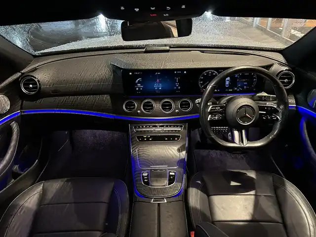 メルセデス・ベンツ Ｍ・ベンツ Ｅ３５０e スポーツ 岐阜県 2022(令4)年 1.8万km ハイテックシルバー ワンオーナー/純正HDDナビゲーション/　フルセグTV/　Bluetooth/　FM/　AM/エクスクルーシブパッケージ　/　Burmesterサウンドサウンドシステム/　ヘッドアップディスプレイ/　シートヒーター全席　　/レーダーセーフティパッケージ/　アクティブステアリングアシスト/　アクティブブラインドスポットアシスト/　アクティブレーンキーピングアシスト/　PRE-SAFE/　　アクティブブレーキアシスト/　　インパルスサイド/　　サウンド/アダプティブハイビームアシスト/360°カメラシステム/メモリー機能付きパワーシート