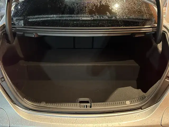 メルセデス・ベンツ Ｍ・ベンツ Ｅ３５０e スポーツ 岐阜県 2022(令4)年 1.8万km ハイテックシルバー ワンオーナー/純正HDDナビゲーション/　フルセグTV/　Bluetooth/　FM/　AM/エクスクルーシブパッケージ　/　Burmesterサウンドサウンドシステム/　ヘッドアップディスプレイ/　シートヒーター全席　　/レーダーセーフティパッケージ/　アクティブステアリングアシスト/　アクティブブラインドスポットアシスト/　アクティブレーンキーピングアシスト/　PRE-SAFE/　　アクティブブレーキアシスト/　　インパルスサイド/　　サウンド/アダプティブハイビームアシスト/360°カメラシステム/メモリー機能付きパワーシート