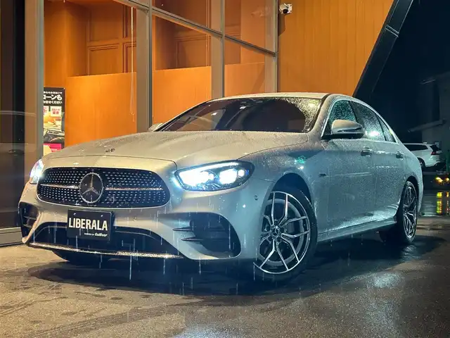 メルセデス・ベンツ Ｍ・ベンツ Ｅ３５０e スポーツ 岐阜県 2022(令4)年 1.8万km ハイテックシルバー ワンオーナー/純正HDDナビゲーション/　フルセグTV/　Bluetooth/　FM/　AM/エクスクルーシブパッケージ　/　Burmesterサウンドサウンドシステム/　ヘッドアップディスプレイ/　シートヒーター全席　　/レーダーセーフティパッケージ/　アクティブステアリングアシスト/　アクティブブラインドスポットアシスト/　アクティブレーンキーピングアシスト/　PRE-SAFE/　　アクティブブレーキアシスト/　　インパルスサイド/　　サウンド/アダプティブハイビームアシスト/360°カメラシステム/メモリー機能付きパワーシート