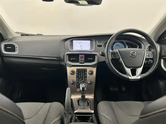 ボルボ Ｖ４０ クロスカントリー T5 AWD モメンタム 岡山県 2019(平31)年 5.2万km リッチジャバメタリック 純正ナビ（フルセグTV.BT.AM.FM.CD.DVD）/リアカメラ/純正アルミホイール18インチ/純正LEDヘッドライト/純正オーディオ/アクティブクルーズコントロール/MTモード付AT/パドルシフト/D席パワーシート/オートライト/オートベンディングライト/ETC/ドラレコ/アンビエントライト/フォグライト
