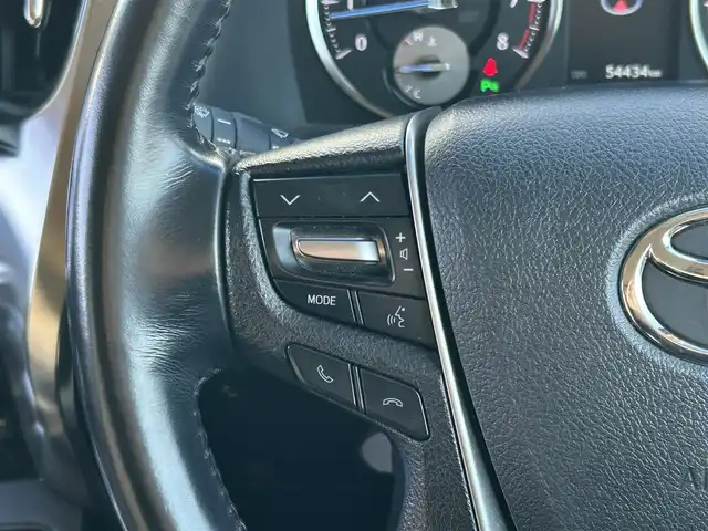 トヨタ アルファード G 群馬県 2017(平29)年 5.5万km ホワイトパールクリスタルシャイン ワンオーナー/純正SDナビ/　(AM/FM/CD/DVD/BT/SD)/純正フリップダウンモニター/両側パワースライドドア/バックカメラ/衝突軽減ブレーキ/コーナーセンサー/クルーズコントロール/横滑り防止機能/AUTOライト/ETC/純正フロアマット/純正ドアバイザー/前席パワーシート/シートメモリー/ステアリングリモコン/取扱説明書/保証書/記録簿