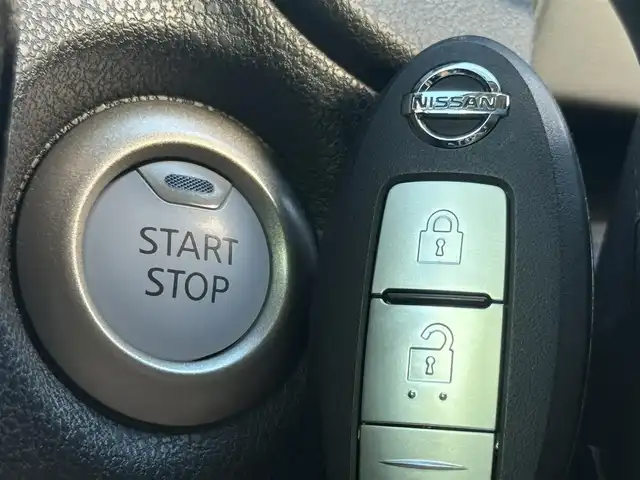 日産 ノート e－パワー B 千葉県 2020(令2)年 4万km ブリリアントシルバー 純正ＳＤナビAVIC-RZ103/デジタルインナーミラー/全方位カメラ/エマージェンシーブレーキ/レーンアシスト/横揺れ防止システム/コーナーセンサー/スペアキー1本/オートライト/ドアバイザー/フロアマット/取説・保証書あり/ETC