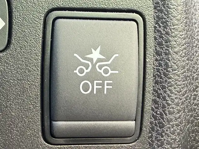 日産 ノート e－パワー B 千葉県 2020(令2)年 4万km ブリリアントシルバー 純正ＳＤナビAVIC-RZ103/デジタルインナーミラー/全方位カメラ/エマージェンシーブレーキ/レーンアシスト/横揺れ防止システム/コーナーセンサー/スペアキー1本/オートライト/ドアバイザー/フロアマット/取説・保証書あり/ETC