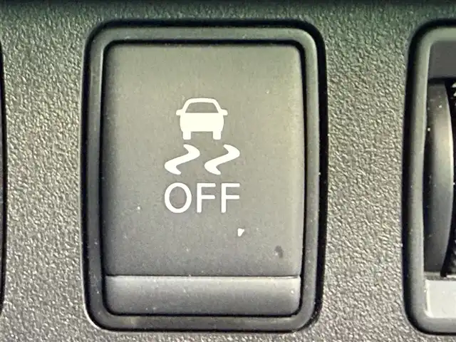 日産 ノート e－パワー B 千葉県 2020(令2)年 4万km ブリリアントシルバー 純正ＳＤナビAVIC-RZ103/デジタルインナーミラー/全方位カメラ/エマージェンシーブレーキ/レーンアシスト/横揺れ防止システム/コーナーセンサー/スペアキー1本/オートライト/ドアバイザー/フロアマット/取説・保証書あり/ETC