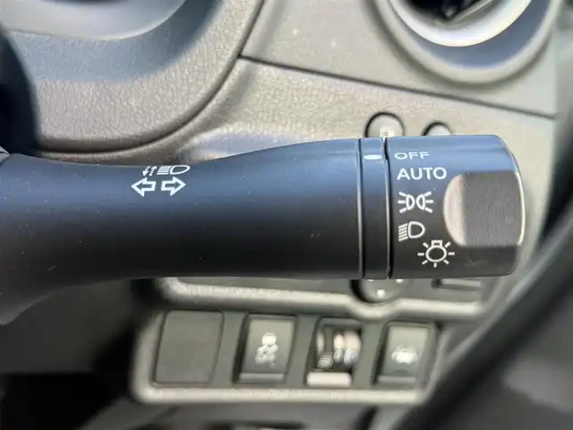 日産 ノート e－パワー B 千葉県 2020(令2)年 4万km ブリリアントシルバー 純正ＳＤナビAVIC-RZ103/デジタルインナーミラー/全方位カメラ/エマージェンシーブレーキ/レーンアシスト/横揺れ防止システム/コーナーセンサー/スペアキー1本/オートライト/ドアバイザー/フロアマット/取説・保証書あり/ETC