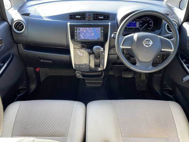 日産 デイズ ハイウェイスターX 新潟県 2017(平29)年 5.2万km プレミアムパープルP 〇　ナビ/〇　ETC/〇　アラウンドビューモニター/〇　フルセグテレビ/〇　Bluetooth/〇　バックカメラ/〇　ドライブレコーダー/〇　アイドリングストップ/〇　ドアバイザー/〇　アルミホイール/〇　スマートキー/〇　電動格納ミラー/〇　シートヒーター/〇　オートマチックハイビーム