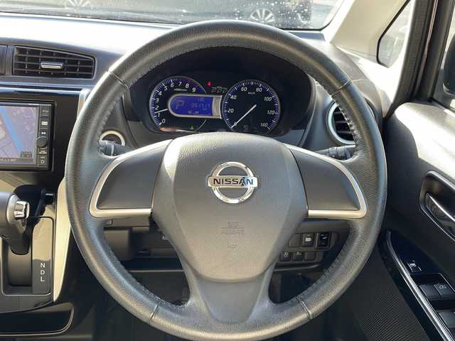 日産 デイズ ハイウェイスターX 新潟県 2017(平29)年 5.2万km プレミアムパープルP 〇　ナビ/〇　ETC/〇　アラウンドビューモニター/〇　フルセグテレビ/〇　Bluetooth/〇　バックカメラ/〇　ドライブレコーダー/〇　アイドリングストップ/〇　ドアバイザー/〇　アルミホイール/〇　スマートキー/〇　電動格納ミラー/〇　シートヒーター/〇　オートマチックハイビーム