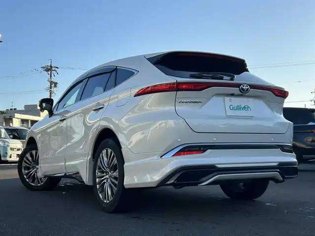 トヨタ ハリアー Z レザーパッケージ 愛知県 2021(令3)年 1.2万km ホワイトパールクリスタルシャイン パノラマルーフ/モデリスタエアロ（F・S・R）/デジタルインナーミラー/純正ディスプレイオーディオナビ/フルセグTV/BT/JBLプレミアムサウンド/バックカメラ/ビルトイン2.0ETC/純正19インチAW/トヨタセーフティセンス/レーダークルーズコントロール/クリアランスソナー/ブラインドスポットモニター/ヘッドアップディスプレイ/置くだけ充電/パワーバックドア/レザーシート/前席パワーシート（D席メモリー付き）/前席シートヒーター/エアシート/ハンドルヒーター/純正フロアマット/純正ドアバイザー/取説、保証書/スペアキー