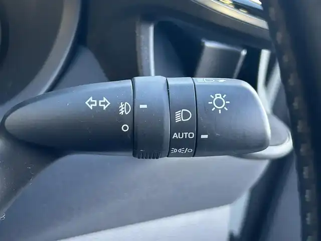 トヨタ ハリアー Z レザーパッケージ 愛知県 2021(令3)年 1.2万km ホワイトパールクリスタルシャイン パノラマルーフ/モデリスタエアロ（F・S・R）/デジタルインナーミラー/純正ディスプレイオーディオナビ/フルセグTV/BT/JBLプレミアムサウンド/バックカメラ/ビルトイン2.0ETC/純正19インチAW/トヨタセーフティセンス/レーダークルーズコントロール/クリアランスソナー/ブラインドスポットモニター/ヘッドアップディスプレイ/置くだけ充電/パワーバックドア/レザーシート/前席パワーシート（D席メモリー付き）/前席シートヒーター/エアシート/ハンドルヒーター/純正フロアマット/純正ドアバイザー/取説、保証書/スペアキー