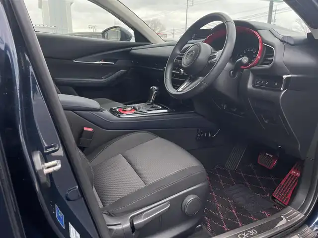 マツダ ＣＸ－３０ 20S 鳥取県 2020(令2)年 3.3万km ディープクリスタルブルーマイカ 純正ナビ／フルセグ／ＤＶＤ／ＣＤ／ＢＴ/バックカメラ・ＥＴＣ/衝突軽減ブレーキ/レーダークルーズコントロール/ＬＥＤヘットライト/プッシュエンジンスタート/前後クリアランスソナー/電動パーキングブレーキ/純正１８インチアルミ/社外アルミスタットレスセット積込/フロアマット/スペアキーｘ１