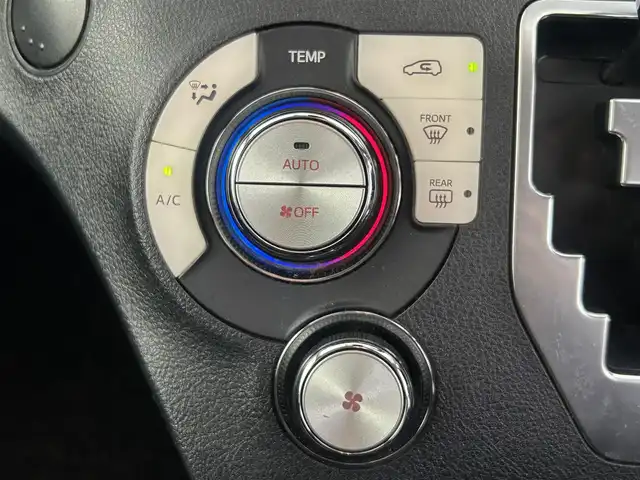 トヨタ シエンタ ハイブリッド G クエロ 大阪府 2018(平30)年 6.6万km クールボルドーガラスフレーク トヨタセーフティセンス/・プリクラッシュセーフティ/・レーンキープアシスト/・オートハイビーム/・先行車発進お知らせ/純正7インチSDナビ/フルセグTV/Bluetooth/CD/DVD/AM/FM/バックカメラ/両側パワースライドドア/LEDヘッドライト/ETC/D/Nシートヒーター/ハーフレザーシート/ステアリングスイッチ/プッシュスタート/スマートキー/スタッドレスタイヤ積込