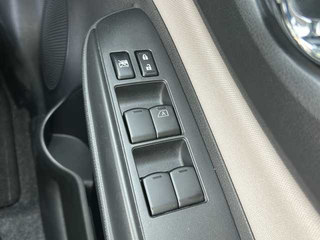 日産 ノート e－パワー X 新潟県 2018(平30)年 3.3万km ブリリアントシルバー eパワー/ドライブレコーダー/衝突軽減システム/サマータイヤ付き/Bluetooth/横滑り防止装置/レーンキープアシスト/エンジンスタートボタン/パワーウィンドウ/スペアキー