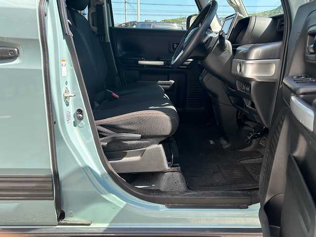 スズキ スペーシア ギア 高知県 2019(平31)年 10.5万km オフブルーメタリック/ガンメタリック2トーンルーフ (株)IDOMが運営する【じしゃロン高知店】の自社ローン専用車両になります。こちらは現金またはオートローンご利用時の価格です。自社ローンご希望の方は別途その旨お申付け下さい
