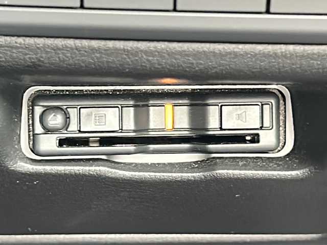 マツダ マツダ３ファストバック XD バーガンディセレクション 岐阜県 2022(令4)年 6.2万km プラチナクォーツメタリック 純正ナビゲーション/バックモニター/Bluetooth/フルセグ視聴/CD/DVD/ETC/ダウンサス/コーナーセンサー/マツダセーフティ/追従クルーズコントロール/LEDヘッドライト/オートハイビーム/オートライト/プッシュスタート/スマートキー/スペアキー/レザーシート/シートヒーター/メモリーシート/ステアリングヒーター/ブレーキホールド