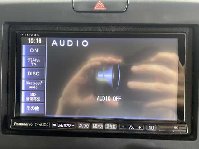 ホンダ フリード G 沖縄県 2016(平28)年 7.1万km ホワイトオーキッドパール 禁煙車　/社外ナビ/【ＣＤ／ＤＶＤ／フルセグＴＶ／ＢＴ／ＡＵＸ】　/後席モニター　/片側パワースライドドア　/ビルトインＥＴＣ　/ステアリングスイッチ　/エンジンスタートボタン　/純正フロアマット　/スマートキー