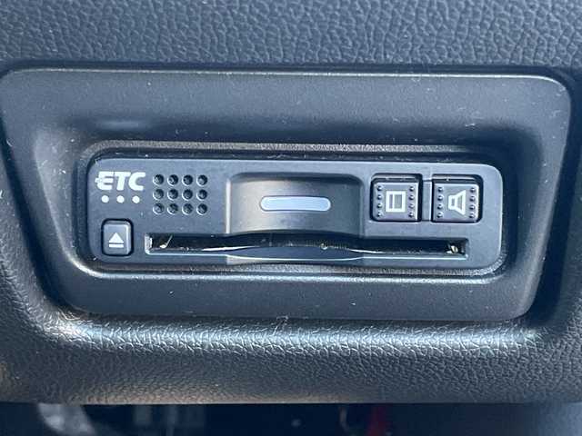 ホンダ ステップワゴン スパーダ ホンダセンシング 神奈川県 2018(平30)年 4万km プレミアムスパークルブラックパール 純正HDDナビ（AV-RQ912）/Bluetooth/フルセグ/iPod/AUX/USB/CD/DVD/両側パワースライドドア/追従式クルーズコントロール/バックカメラ/ドライブレコーダー/デジタルミラー/プッシュスタート/スマートキー/パドルシフト/LEDヘッドライト/フォグランプ/純正アルミホイール/純正フロアマット/電動格納ミラー/ドアバイザー/横滑り防止装置/レーンキープアシスト/衝突被害軽減システム