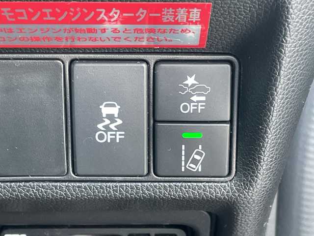 ホンダ ステップワゴン スパーダ ホンダセンシング 神奈川県 2018(平30)年 4万km プレミアムスパークルブラックパール 純正HDDナビ（AV-RQ912）/Bluetooth/フルセグ/iPod/AUX/USB/CD/DVD/両側パワースライドドア/追従式クルーズコントロール/バックカメラ/ドライブレコーダー/デジタルミラー/プッシュスタート/スマートキー/パドルシフト/LEDヘッドライト/フォグランプ/純正アルミホイール/純正フロアマット/電動格納ミラー/ドアバイザー/横滑り防止装置/レーンキープアシスト/衝突被害軽減システム