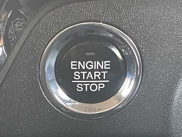 ホンダ ステップワゴン スパーダ ホンダセンシング 神奈川県 2018(平30)年 4万km プレミアムスパークルブラックパール 純正HDDナビ（AV-RQ912）/Bluetooth/フルセグ/iPod/AUX/USB/CD/DVD/両側パワースライドドア/追従式クルーズコントロール/バックカメラ/ドライブレコーダー/デジタルミラー/プッシュスタート/スマートキー/パドルシフト/LEDヘッドライト/フォグランプ/純正アルミホイール/純正フロアマット/電動格納ミラー/ドアバイザー/横滑り防止装置/レーンキープアシスト/衝突被害軽減システム