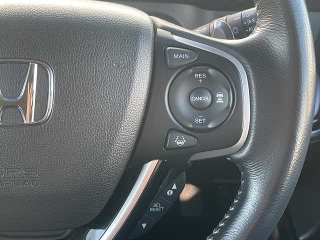 ホンダ ステップワゴン スパーダ ホンダセンシング 神奈川県 2018(平30)年 4万km プレミアムスパークルブラックパール 純正HDDナビ（AV-RQ912）/Bluetooth/フルセグ/iPod/AUX/USB/CD/DVD/両側パワースライドドア/追従式クルーズコントロール/バックカメラ/ドライブレコーダー/デジタルミラー/プッシュスタート/スマートキー/パドルシフト/LEDヘッドライト/フォグランプ/純正アルミホイール/純正フロアマット/電動格納ミラー/ドアバイザー/横滑り防止装置/レーンキープアシスト/衝突被害軽減システム