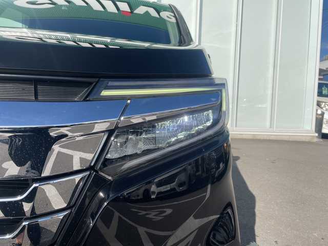 ホンダ ステップワゴン スパーダ ホンダセンシング 神奈川県 2018(平30)年 4万km プレミアムスパークルブラックパール 純正HDDナビ（AV-RQ912）/Bluetooth/フルセグ/iPod/AUX/USB/CD/DVD/両側パワースライドドア/追従式クルーズコントロール/バックカメラ/ドライブレコーダー/デジタルミラー/プッシュスタート/スマートキー/パドルシフト/LEDヘッドライト/フォグランプ/純正アルミホイール/純正フロアマット/電動格納ミラー/ドアバイザー/横滑り防止装置/レーンキープアシスト/衝突被害軽減システム