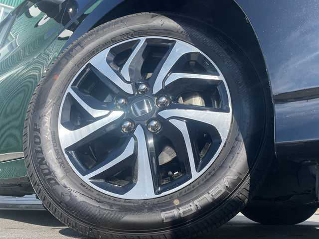 ホンダ ステップワゴン スパーダ ホンダセンシング 神奈川県 2018(平30)年 4万km プレミアムスパークルブラックパール 純正HDDナビ（AV-RQ912）/Bluetooth/フルセグ/iPod/AUX/USB/CD/DVD/両側パワースライドドア/追従式クルーズコントロール/バックカメラ/ドライブレコーダー/デジタルミラー/プッシュスタート/スマートキー/パドルシフト/LEDヘッドライト/フォグランプ/純正アルミホイール/純正フロアマット/電動格納ミラー/ドアバイザー/横滑り防止装置/レーンキープアシスト/衝突被害軽減システム