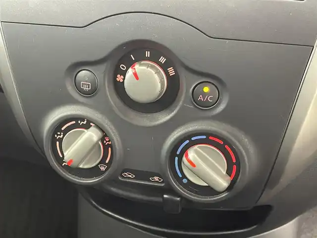 日産 ノート X エマージェンシーブレーキ 群馬県 2014(平26)年 6.1万km ブリリアントシルバー 純正７型Wナビ/バックカメラ/エマージェンシーブレーキ/アイドリングストップ/電動格納ミラー/プッシュスタート/スマートキー/スペアキー/フォグランプ/ヘッドライトレベライザー/ETC/ワンセグテレビ/ハロゲンヘッドライト