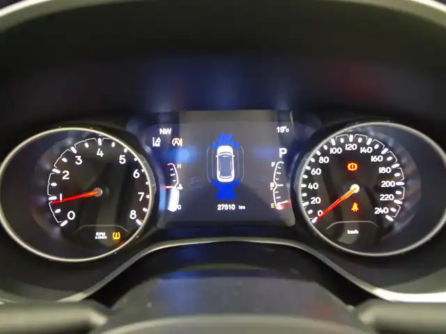 クライスラー・ジープ ジープ コンパス リミテッド 岐阜県 2019(平31)年 2.8万km パール オーディオナビゲーションシステム（Uconnect）/8.4インチVGAタッチパネルモニター/地上デジタルテレビチューナー/Bluetooth/USB/AppleCarPlay/Android Auto/バックカメラ/Beats Audioプレミアムサウンドシステムスピーカー/アダプティブクルーズコントロール/LaneSense（車線逸脱警報プラス）/前面衝突警報（クラッシュミティゲーション付）/ブラインドスポットモニター/ParkSense（フロントリアパークアシスト）/ParkSense（縦列、並列パークアシスト）/Parkview（リアバックアップカメラ）/パワーリフトゲート/キセノンヘッドライト