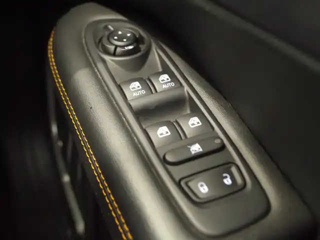 クライスラー・ジープ ジープ コンパス リミテッド 岐阜県 2019(平31)年 2.8万km パール オーディオナビゲーションシステム（Uconnect）/8.4インチVGAタッチパネルモニター/地上デジタルテレビチューナー/Bluetooth/USB/AppleCarPlay/Android Auto/バックカメラ/Beats Audioプレミアムサウンドシステムスピーカー/アダプティブクルーズコントロール/LaneSense（車線逸脱警報プラス）/前面衝突警報（クラッシュミティゲーション付）/ブラインドスポットモニター/ParkSense（フロントリアパークアシスト）/ParkSense（縦列、並列パークアシスト）/Parkview（リアバックアップカメラ）/パワーリフトゲート/キセノンヘッドライト