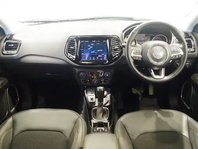 クライスラー・ジープ ジープ コンパス リミテッド 岐阜県 2019(平31)年 2.8万km パール オーディオナビゲーションシステム（Uconnect）/8.4インチVGAタッチパネルモニター/地上デジタルテレビチューナー/Bluetooth/USB/AppleCarPlay/Android Auto/バックカメラ/Beats Audioプレミアムサウンドシステムスピーカー/アダプティブクルーズコントロール/LaneSense（車線逸脱警報プラス）/前面衝突警報（クラッシュミティゲーション付）/ブラインドスポットモニター/ParkSense（フロントリアパークアシスト）/ParkSense（縦列、並列パークアシスト）/Parkview（リアバックアップカメラ）/パワーリフトゲート/キセノンヘッドライト