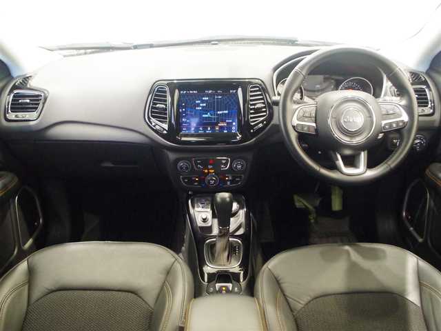 クライスラー・ジープ ジープ コンパス リミテッド 岐阜県 2019(平31)年 2.8万km パール オーディオナビゲーションシステム（Uconnect）/8.4インチVGAタッチパネルモニター/地上デジタルテレビチューナー/Bluetooth/USB/AppleCarPlay/Android Auto/バックカメラ/Beats Audioプレミアムサウンドシステムスピーカー/アダプティブクルーズコントロール/LaneSense（車線逸脱警報プラス）/前面衝突警報（クラッシュミティゲーション付）/ブラインドスポットモニター/ParkSense（フロントリアパークアシスト）/ParkSense（縦列、並列パークアシスト）/Parkview（リアバックアップカメラ）/パワーリフトゲート/キセノンヘッドライト