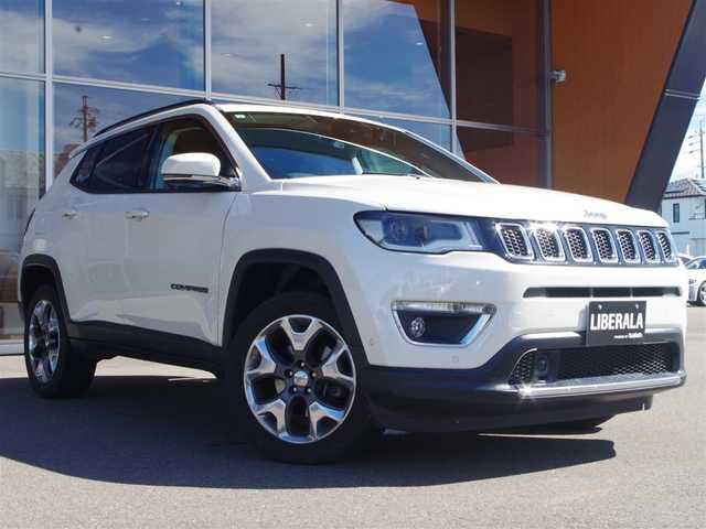 クライスラー・ジープ ジープ コンパス リミテッド 岐阜県 2019(平31)年 2.8万km パール オーディオナビゲーションシステム（Uconnect）/8.4インチVGAタッチパネルモニター/地上デジタルテレビチューナー/Bluetooth/USB/AppleCarPlay/Android Auto/バックカメラ/Beats Audioプレミアムサウンドシステムスピーカー/アダプティブクルーズコントロール/LaneSense（車線逸脱警報プラス）/前面衝突警報（クラッシュミティゲーション付）/ブラインドスポットモニター/ParkSense（フロントリアパークアシスト）/ParkSense（縦列、並列パークアシスト）/Parkview（リアバックアップカメラ）/パワーリフトゲート/キセノンヘッドライト