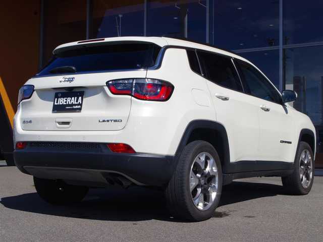 クライスラー・ジープ ジープ コンパス リミテッド 岐阜県 2019(平31)年 2.8万km パール オーディオナビゲーションシステム（Uconnect）/8.4インチVGAタッチパネルモニター/地上デジタルテレビチューナー/Bluetooth/USB/AppleCarPlay/Android Auto/バックカメラ/Beats Audioプレミアムサウンドシステムスピーカー/アダプティブクルーズコントロール/LaneSense（車線逸脱警報プラス）/前面衝突警報（クラッシュミティゲーション付）/ブラインドスポットモニター/ParkSense（フロントリアパークアシスト）/ParkSense（縦列、並列パークアシスト）/Parkview（リアバックアップカメラ）/パワーリフトゲート/キセノンヘッドライト