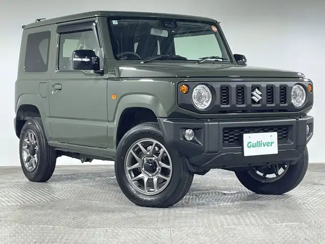 スズキ ジムニー XC 神奈川県 2025(令7)年 0.1千km ジャングルグリーン 届出済未使用車/4WD/ターボ/セーフティサポート/クルーズコントロール/デュアルセンサーブレーキサポート/誤発進抑制機能/車線逸脱警報機能/ふらつき警報機能/先行車発進お知らせ機能/標識認識機能/ハイビームアシスト/アイドリングストップ/前後ソナー/ダウンヒルアシストコントロール/革巻きステアリング/ステアリングスイッチ/前席シートヒーター/後席リクライニング機能付分割可倒式シート/後席ヘッドレスト/プッシュスタート/スマートキー/背面タイヤ/LEDヘッドライト/フロントフォグランプ/オートライト/ヘッドライトウォッシャー/純正16インチアルミホイール/純正フロアマット
